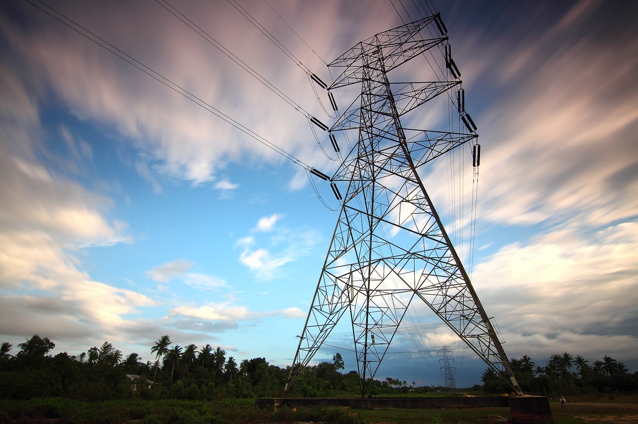 Connection requirements and key challenges to implement VRES into the grid