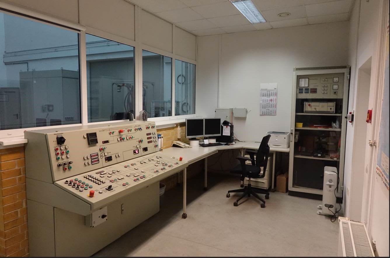 Testing LV transfer switching for continuity of power supply