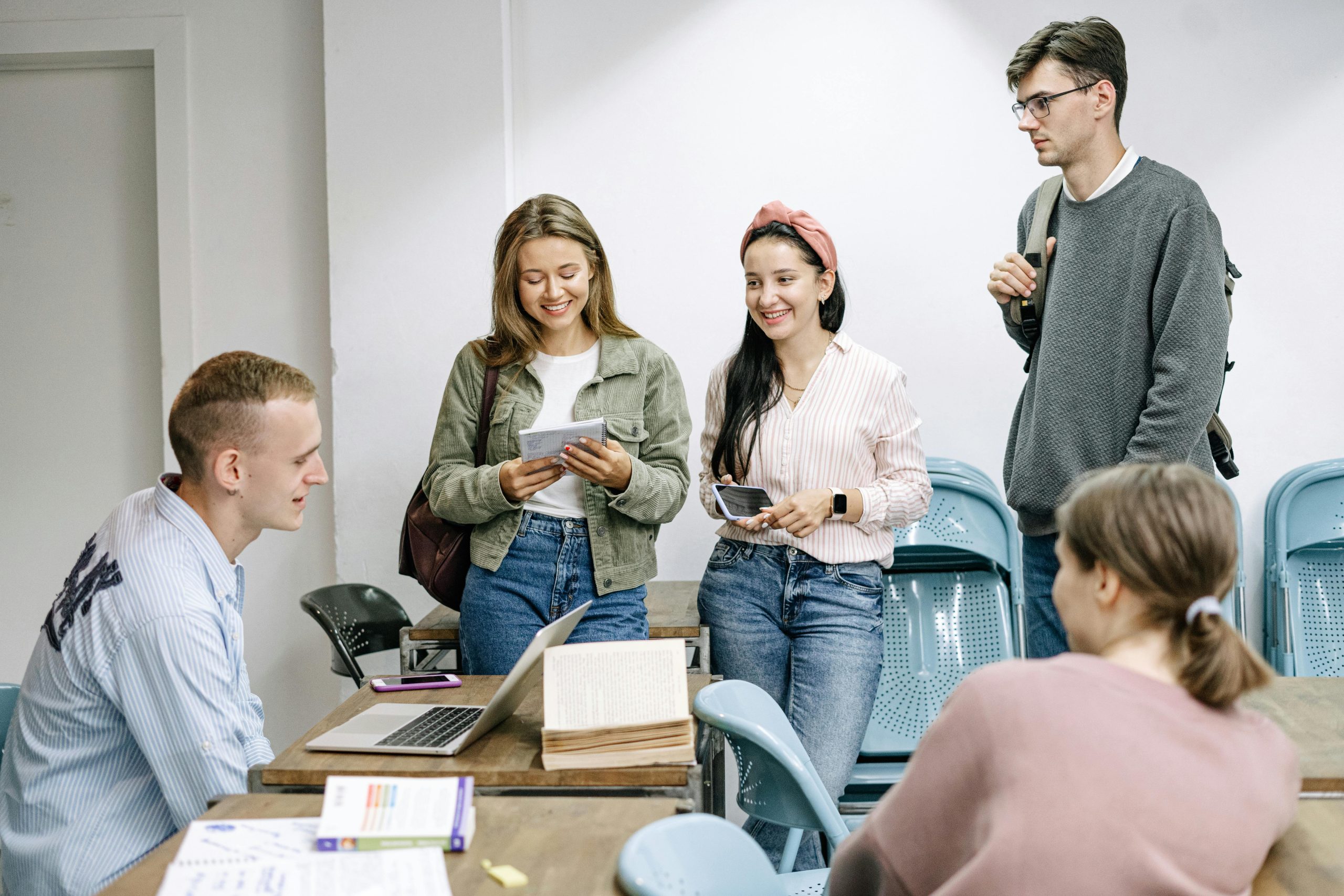 CESI Tutor for Poli Students’ Projects